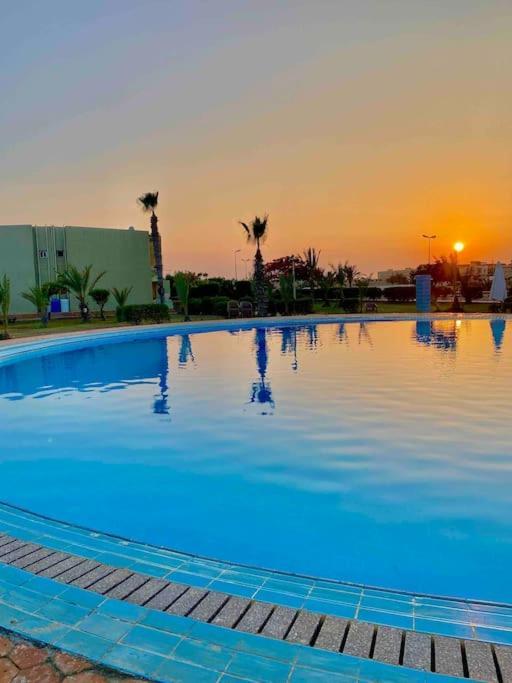 דירות Dawwar Muhammad Abu Shanab 50% Off. 2Br , 2Br Ground Floor With Pool View, Private Beach Access, Security 24/7 شاليه ٢ غرفه ، ٢ حمام ف الدور الارضي قدام جنينه و حمام السباحه مباشره ، شاطيء خاص بالقرية و أمن ٢٤ ساعه و مسجد خاص מראה חיצוני תמונה